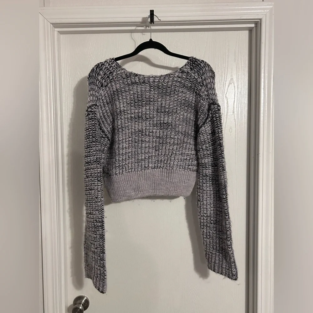 Urban Outfitters wool blend women’s sweater Small - Picture 5 of 5
